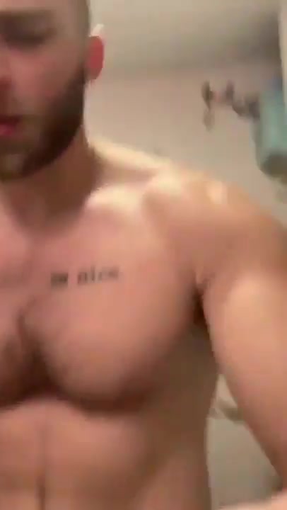Hairy muscle blond cumming