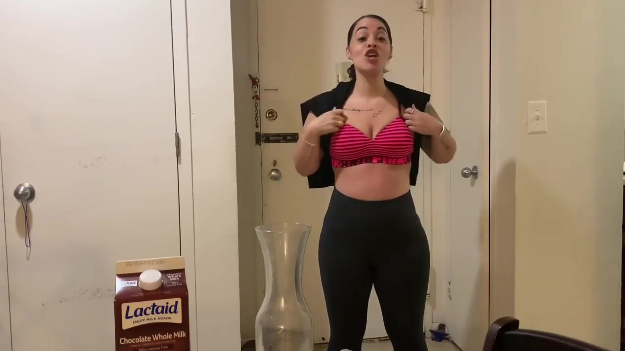 beautiful and sexy Latina vomits - video 2