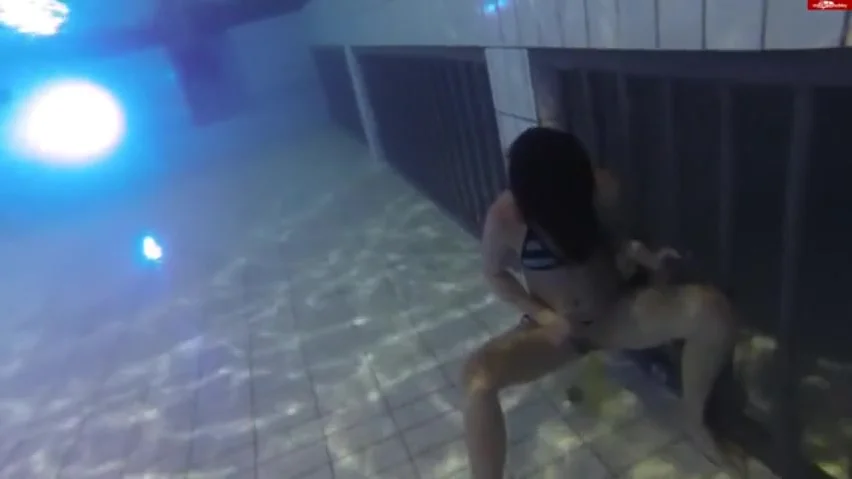 Cute Girl Pees In The Swimming Pool Underwater ThisVidcom