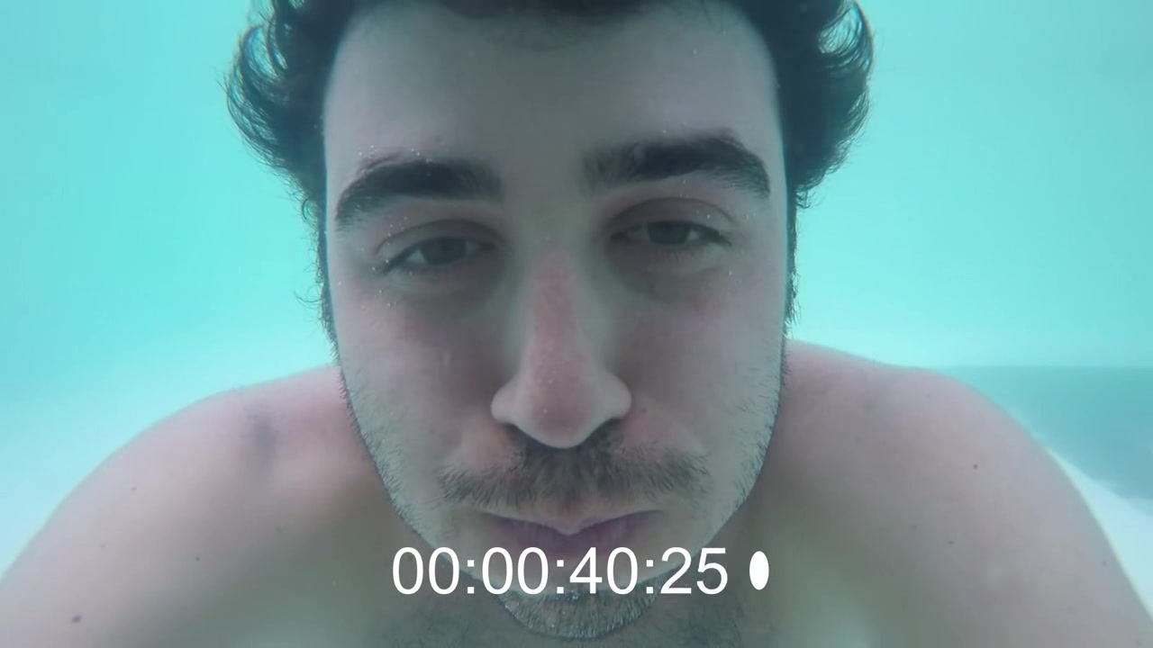 How long can you hold your breath barefaced underwater ?