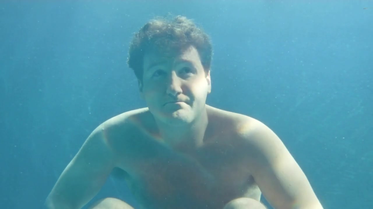 Breatholding barefaced underwater - video 3