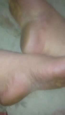 Cumming on my feet!!