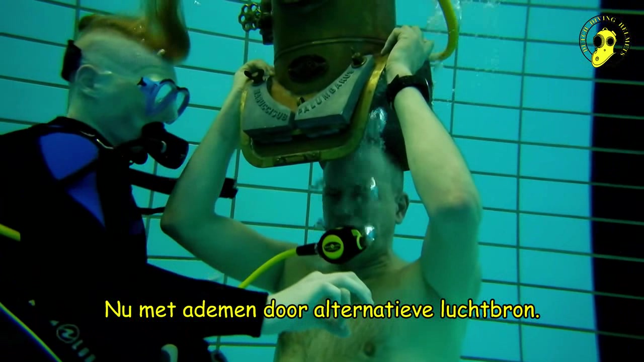 Dutch divers : Barefaced underwater