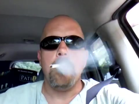 MARLBORO SMOKE WHILE DRIVING