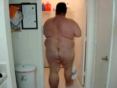 Fat Naked Monkey - Fatboys: Fat man doing the laundry naked - ThisVid.com