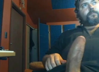 Str8 daddy bear jerking and chatting