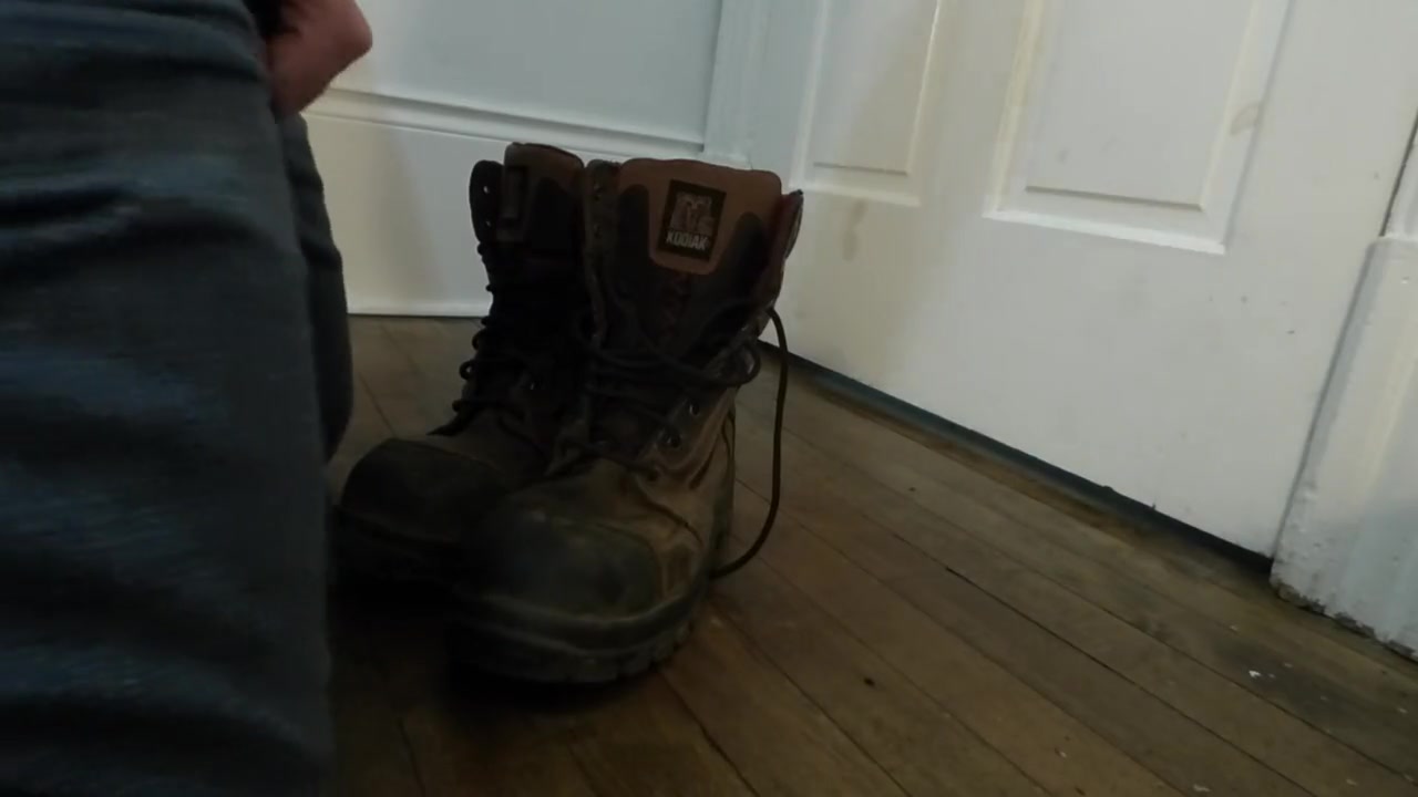 Wanking on Kodiak boots