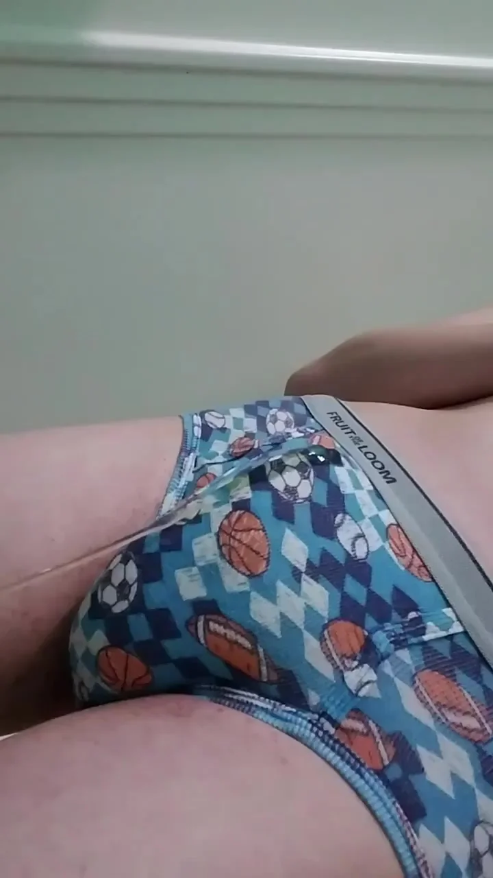 Wet underwear: Teen Pisses Briefs - ThisVid.com