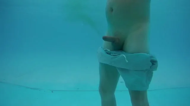 Underwater Pee Porn - Nude Gay Pissing Underwater | Gay Fetish XXX