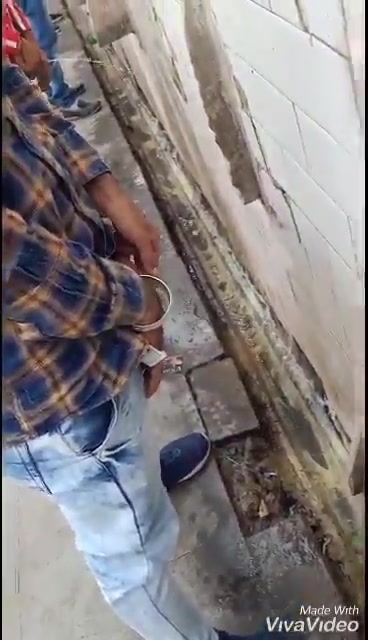 INDIAN GUYS PISSING OUTSIDE 2