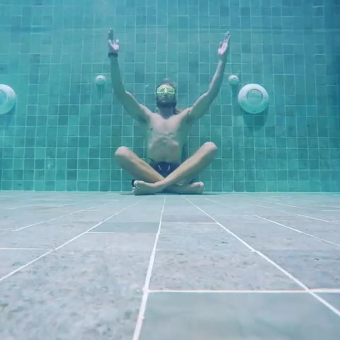 Underwater yoga hottie - video 2