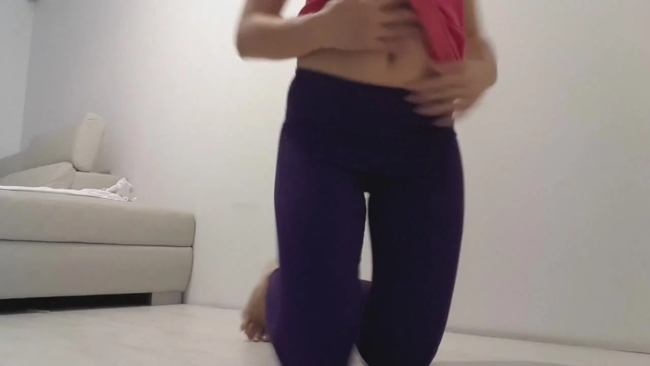 Video: Purple yoga pants poop - ThisVid.com