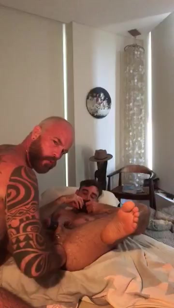 Daddy's inked arm goes up cunt