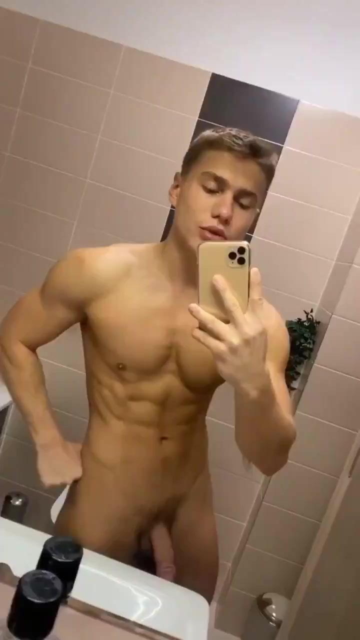 ELI TAKING SELFIE NAKED IN MIRROR