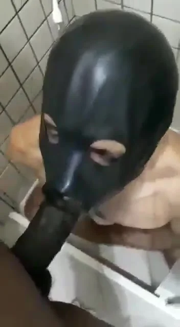 Masked Sub Deepthroats Ve