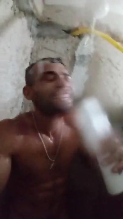 Man showering showing dick at 0:31