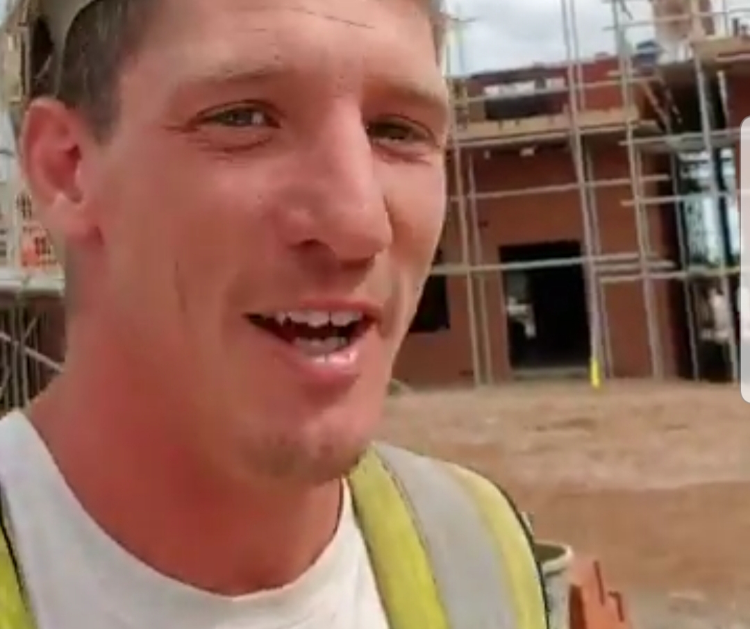 Builder getting his cock out at the jobsite