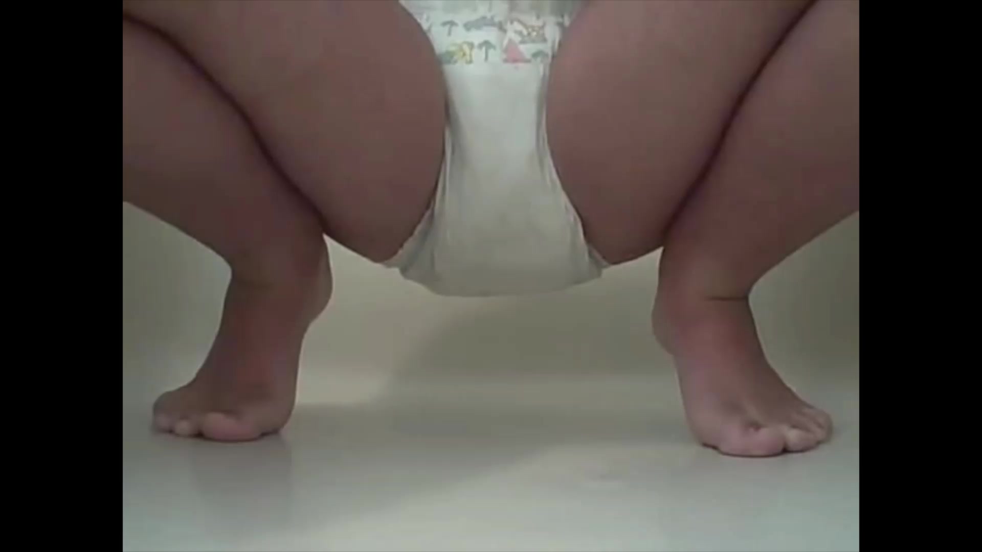 Girl Shits and Pisses Diaper and Shows Result