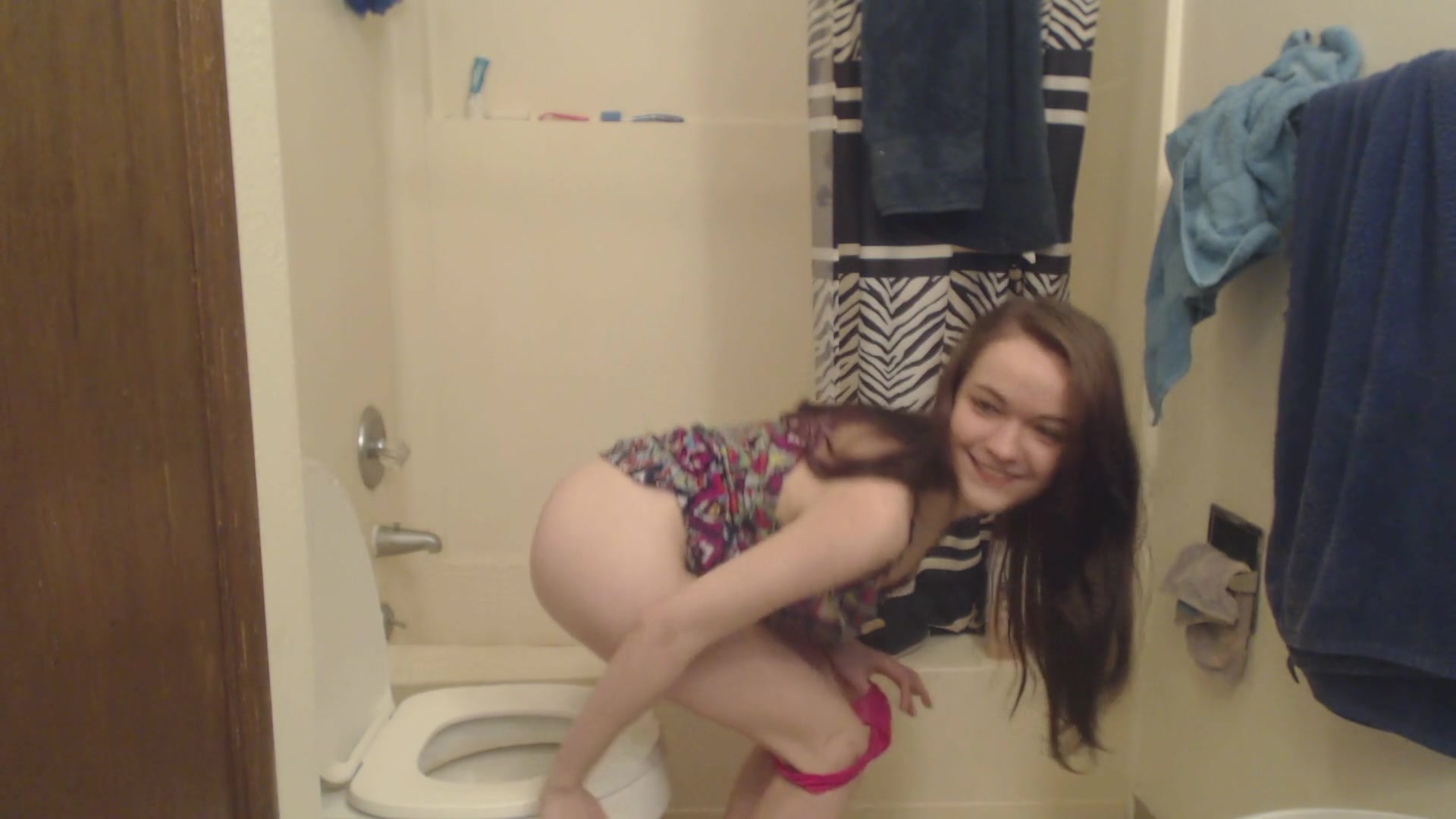 Cute Girl pooping