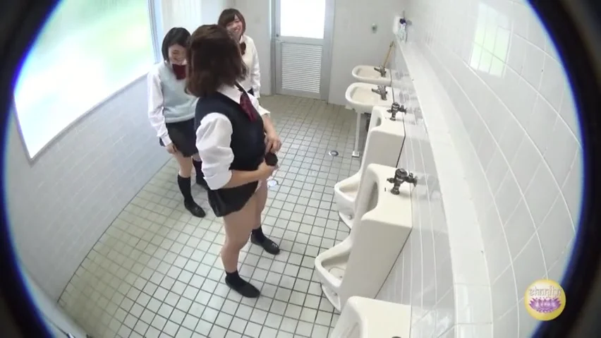 Teen School Toilet Blowjob