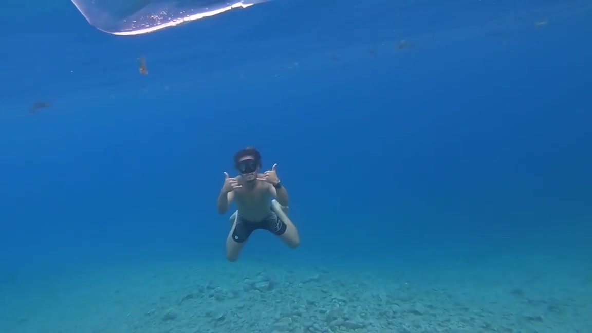 Arab freediver breatholding underwater