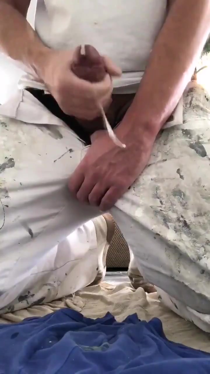 Contractor takes cum break on job