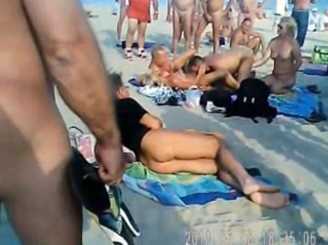 Beach fucking with nude bodies of sex lovers