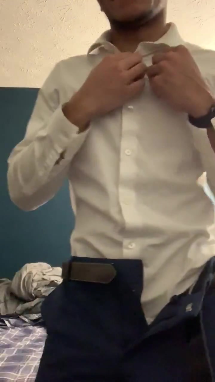 Hot guy shows off - video 4