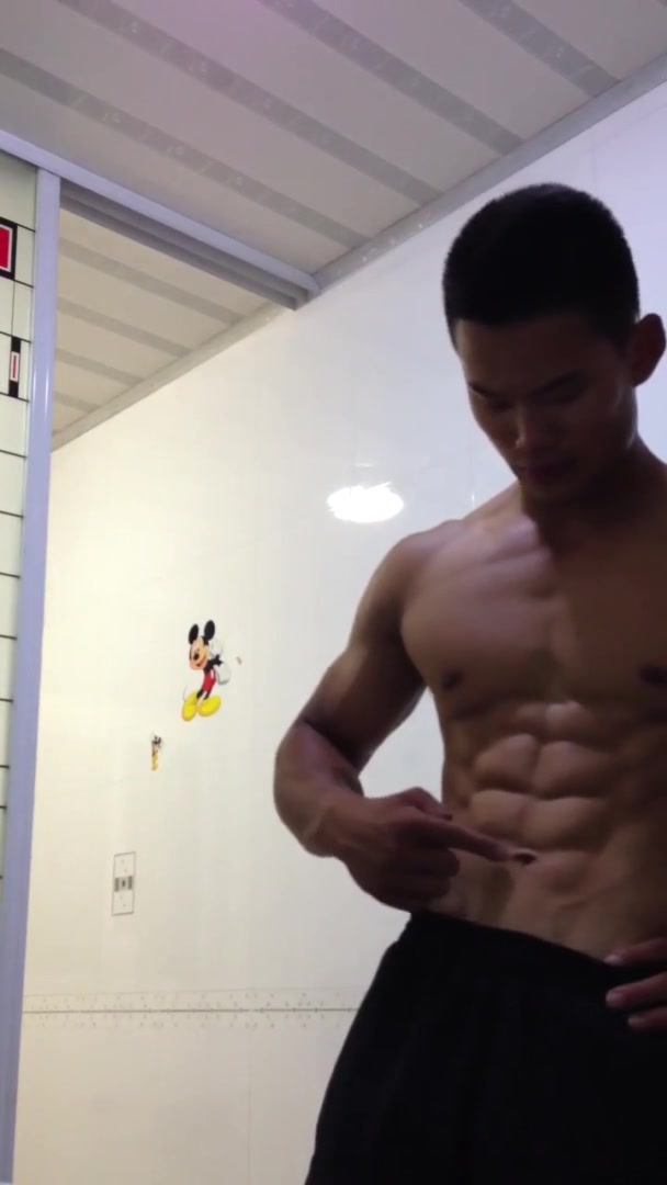 Hot chinese muscle hunk jerking of - 03