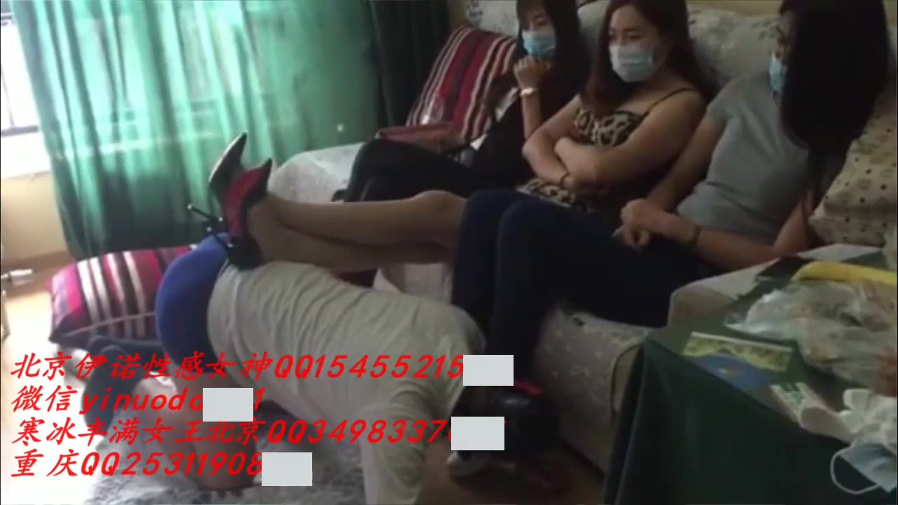 Chinese femdom group video