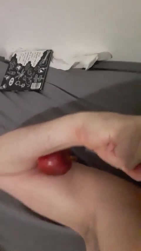 Biceps crushing apple