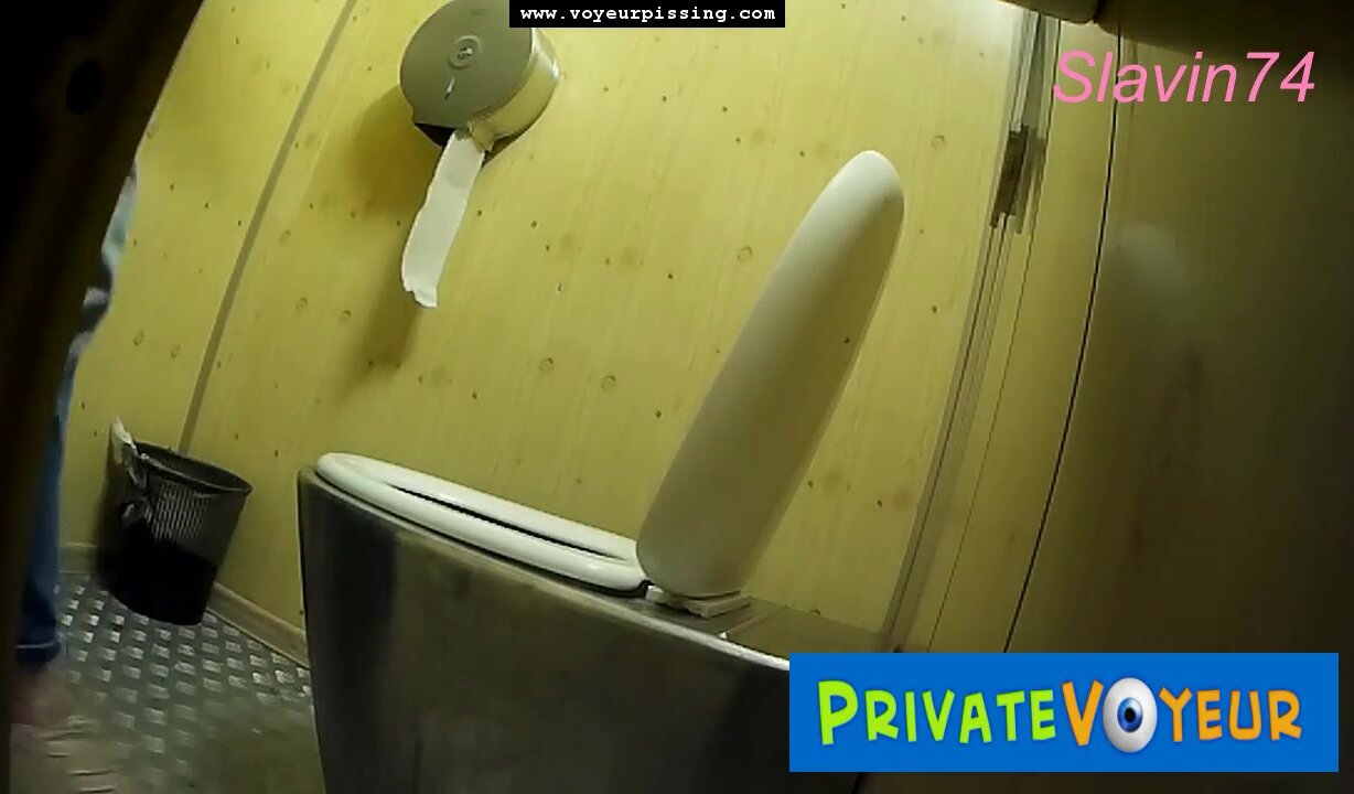 Pooping girls - video 7