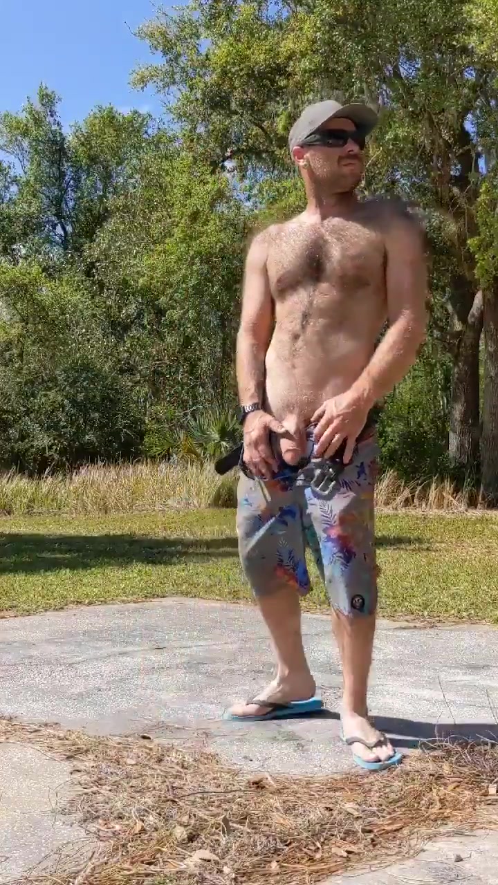 GAY REDNECK WITH NO SHAME PISSING 4
