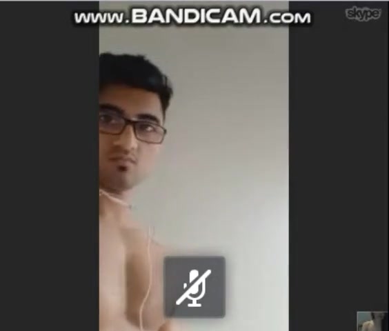 Desi hunk on cam