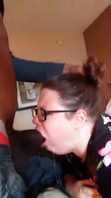 360px x 639px - Nerdy BBW deepthroats a BBC - ThisVid.com