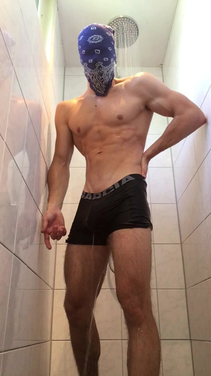 Hot guy jerking off in the shower