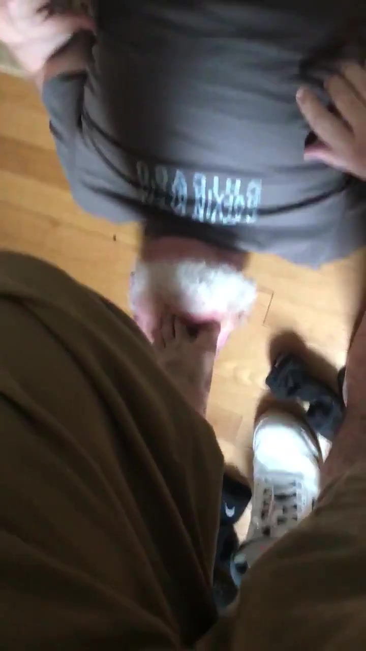 Silver daddy is a foot fag!