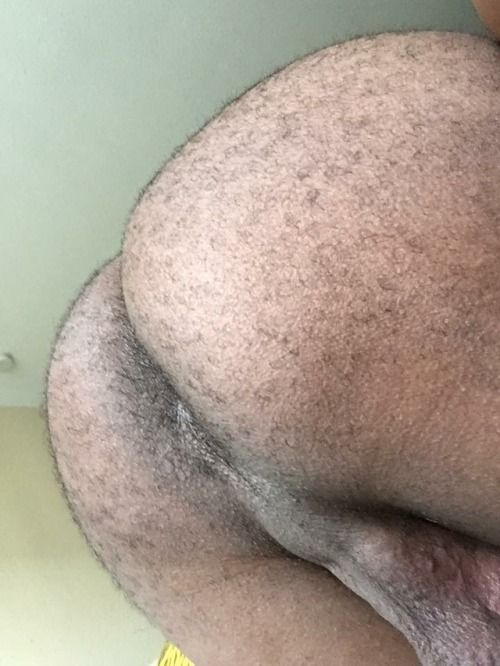 HORNY, SHORT *SHOW TIME MEATY MALE ASS