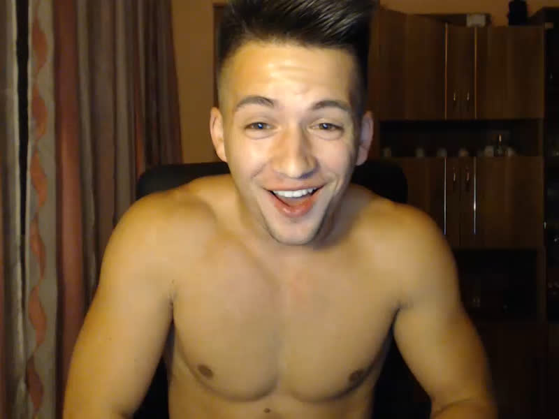 Cute guy on cam 5a