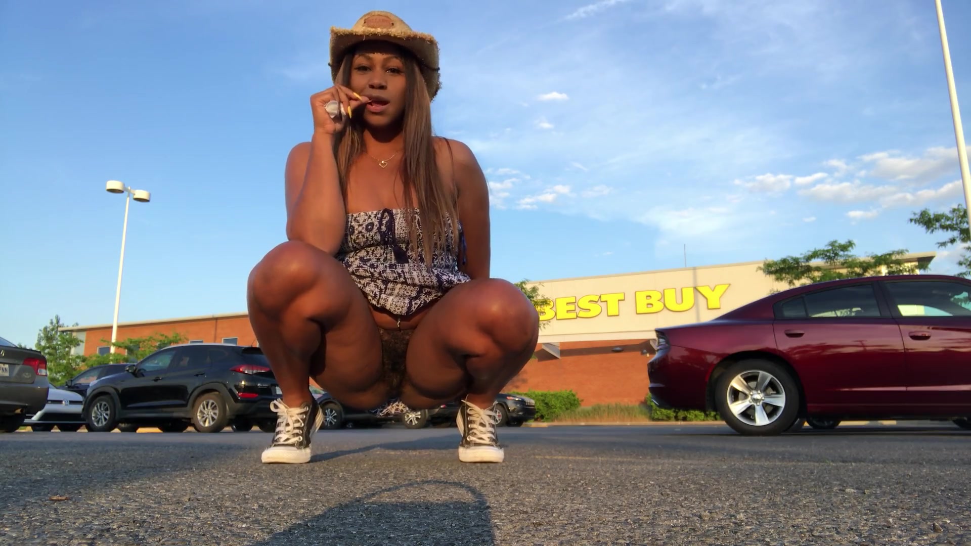 Ebony Girl flooding the BestBuy Perking Lot with her piss