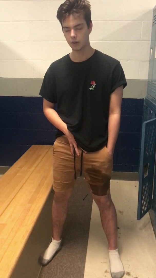 I was Horny and Desperate to Pee in Public Locker Room