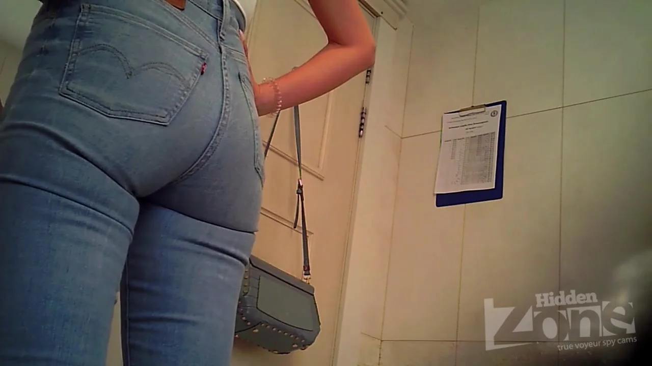 HIDDEN-ZONE Womens toilet spy cam 94 image