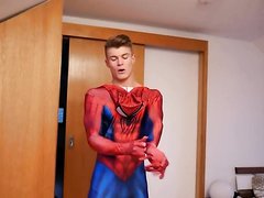 Hunk tries spiderman costume