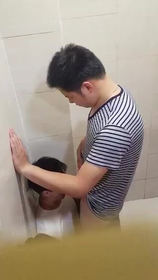 twink in the toilet - video 2
