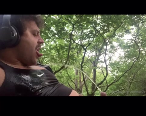 Piss in forest - video 2