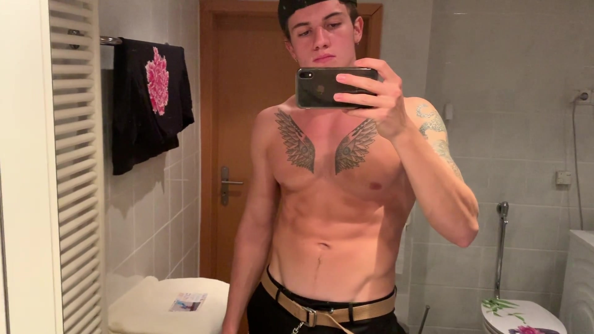 PERFECT BOY WITH GREAT BODY CUMMING