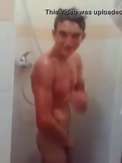 Hot soccer twinks showing all in showers