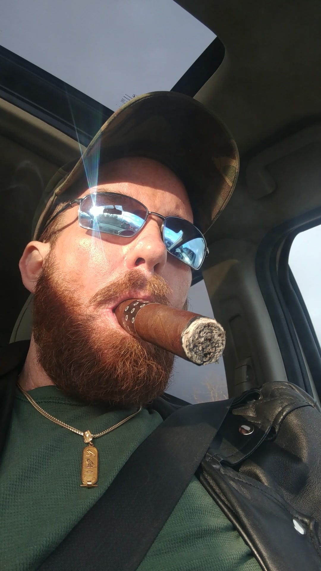 Cigarboili smoking an Asylum - video 2