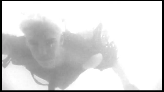 Barefaced blondie stripping underwater