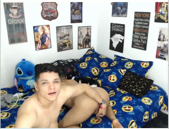 TWO CUTE COLOMBIAN BOYS ON CAM 6